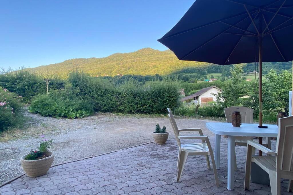 Au Calme Avec Vue Magnifique A Saint Maximin Appartement Buitenkant foto