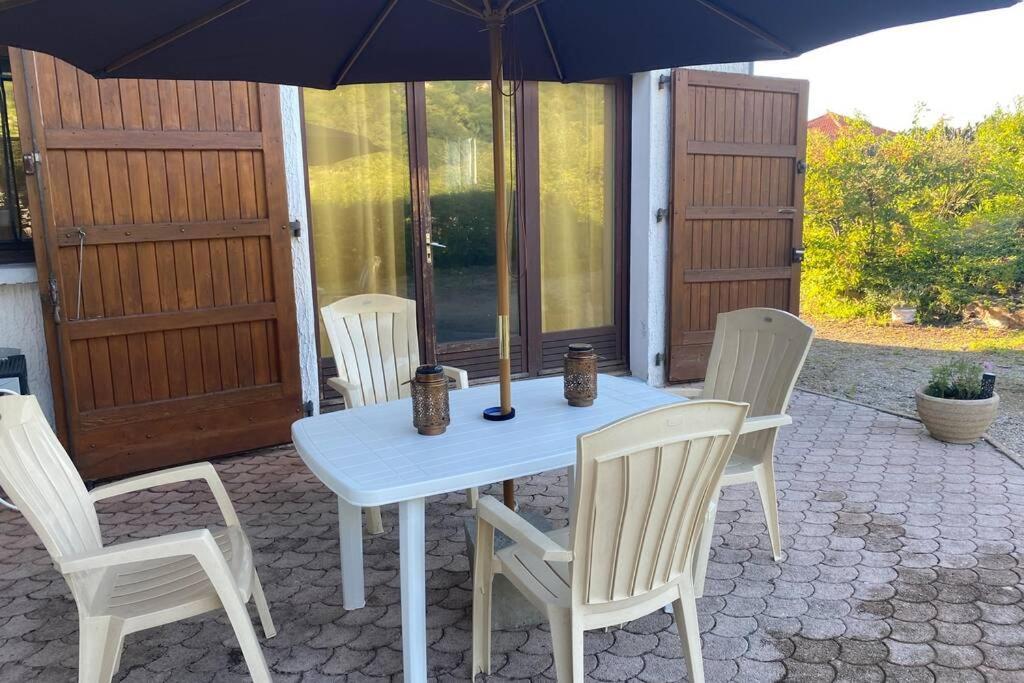 Au Calme Avec Vue Magnifique A Saint Maximin Appartement Buitenkant foto