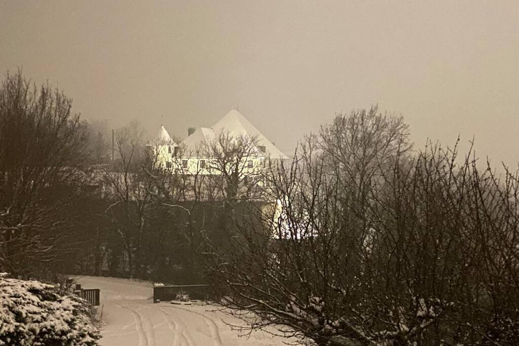 Au Calme Avec Vue Magnifique A Saint Maximin Appartement Buitenkant foto